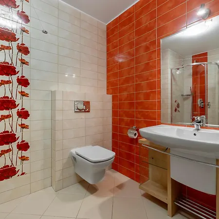 Apartment Maki *